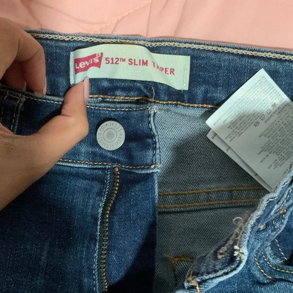 Levi's Women's Blue Skinny Jeans with Signature Back Pocket